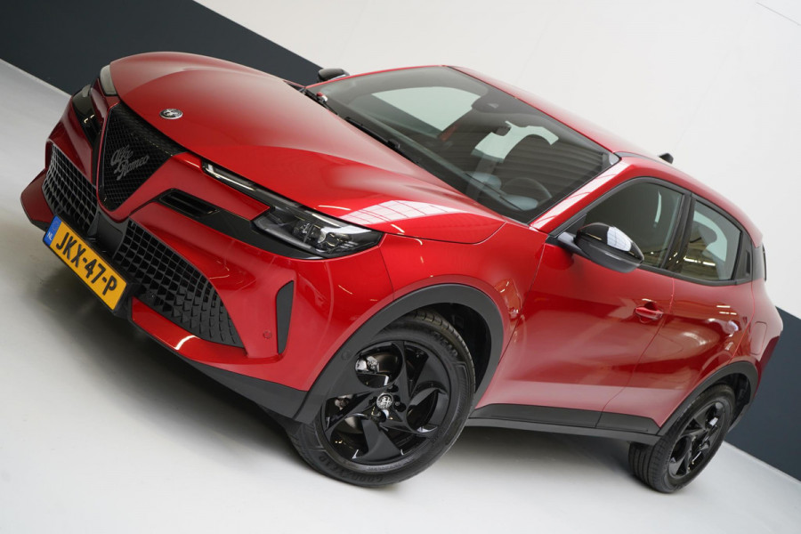 Alfa Romeo junior 1.2 Turbo 145pk Hybrid Ibrida Speciale | Pack Techno | Adaptive | Navigatie | Achteruitrijcamera