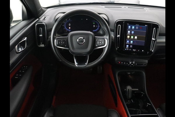 Volvo XC40 Recharge P8 AWD R Design | Trekhaak | Stoel & stuurverwarming | Camera | Carplay | Leder/Alcantara | Adaptive cruise | Keyless | Full LED | 19'' lichtmetalen velgen