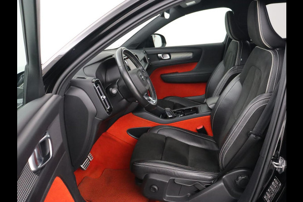 Volvo XC40 Recharge P8 AWD R Design | Trekhaak | Stoel & stuurverwarming | Camera | Carplay | Leder/Alcantara | Adaptive cruise | Keyless | Full LED | 19'' lichtmetalen velgen