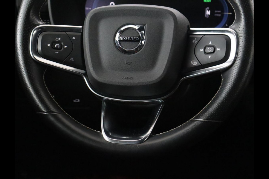 Volvo XC40 Recharge P8 AWD R Design | Trekhaak | Stoel & stuurverwarming | Camera | Carplay | Leder/Alcantara | Adaptive cruise | Keyless | Full LED | 19'' lichtmetalen velgen