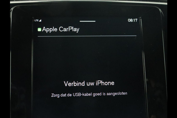 Volvo XC40 Recharge P8 AWD R Design | Trekhaak | Stoel & stuurverwarming | Camera | Carplay | Leder/Alcantara | Adaptive cruise | Keyless | Full LED | 19'' lichtmetalen velgen