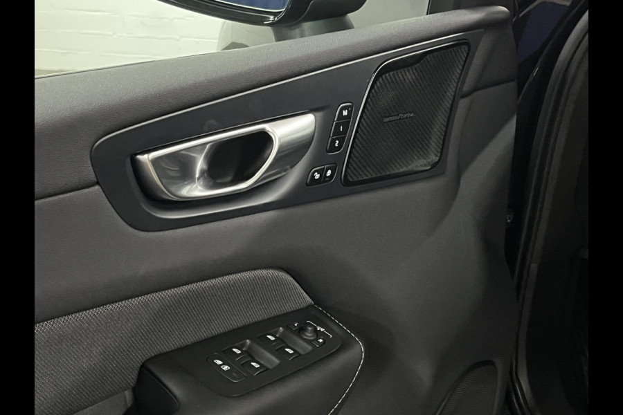 Volvo XC60 2.0 T6 Plug-in hybrid Black Edition | Open dak | Trekhaak | Long range | Adapt. Cruise control | Harman/Kardon |