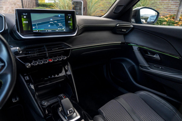 Peugeot 2008 1.2 PureTech GT-line 131 PK Aut. Camera Sfeerverl. Half/Leer i-Cockpit LED 17''