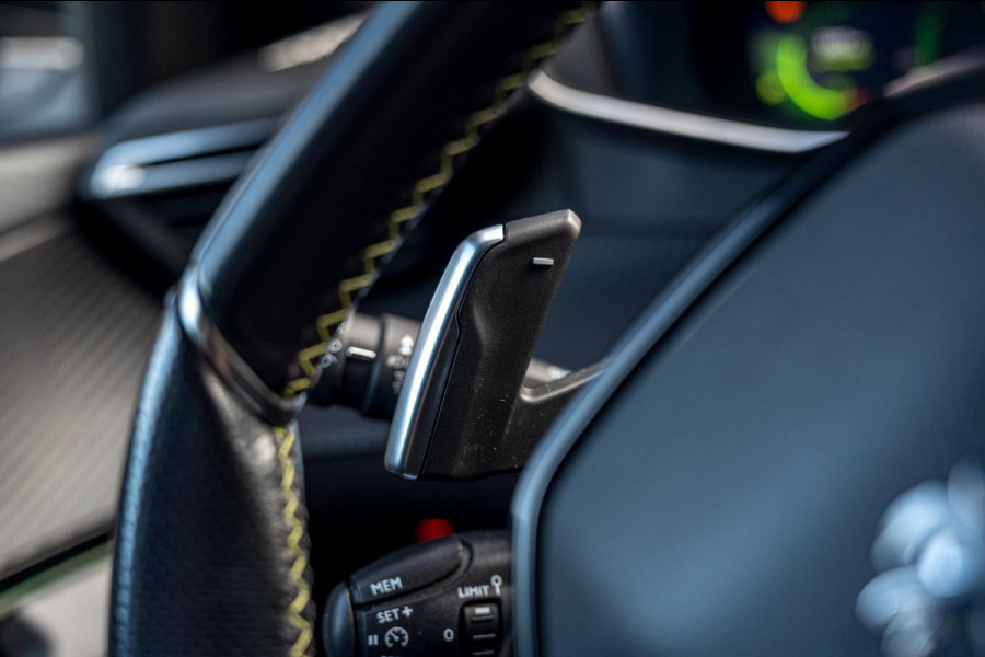 Peugeot 2008 1.2 PureTech GT-line 131 PK Aut. Camera Sfeerverl. Half/Leer i-Cockpit LED 17''