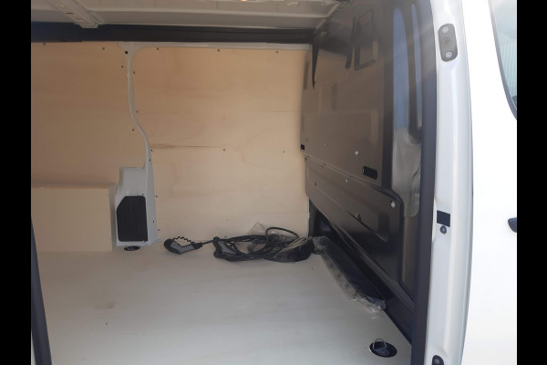 Peugeot e-Expert / Citroen e-Jumpy Club XL L3 50 kWh Airco Parkeersensors 3-Persoons