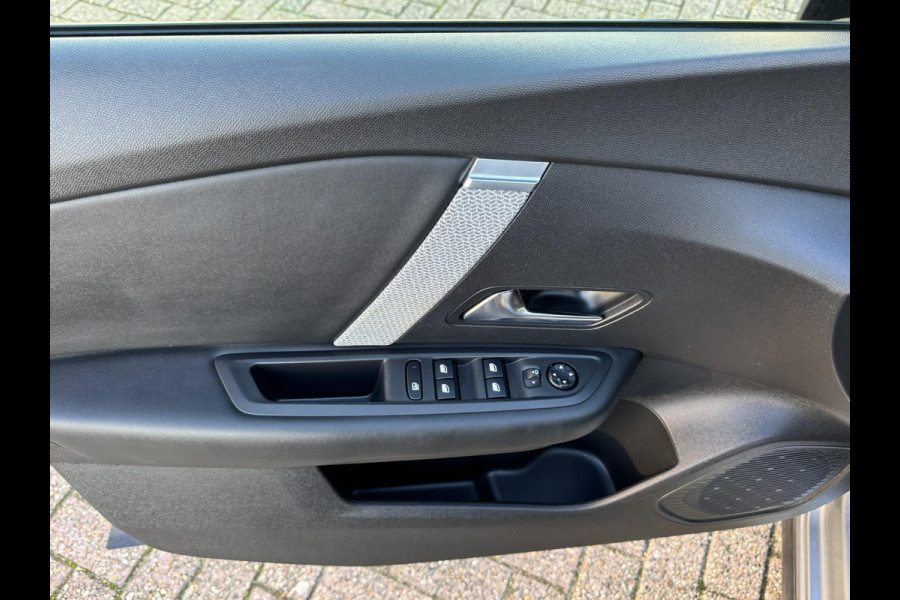 Citroën C4 1.2 Puretech Business Plus Automaat Climate control Cruise control Full LED Parkeercamera Navigatie Apple / Android