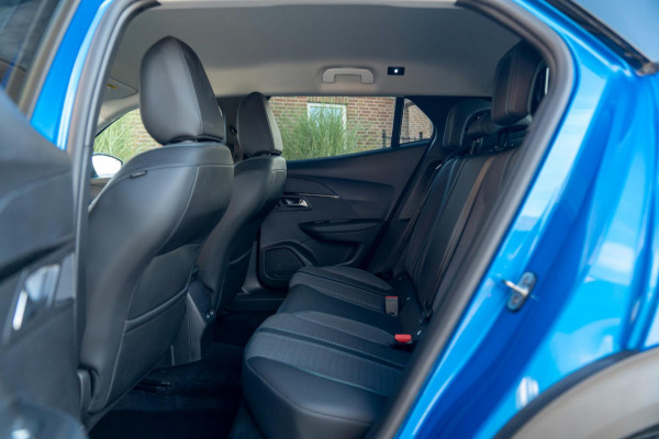 Peugeot 2008 1.2 PureTech Allure Pack 131 PK Aut. Adaptive Cruise Camera LED PDC 17''