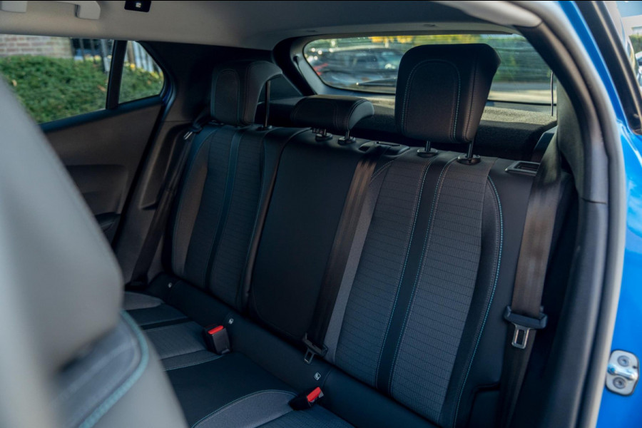 Peugeot 2008 1.2 PureTech Allure Pack 131 PK Aut. Adaptive Cruise Camera LED PDC 17''