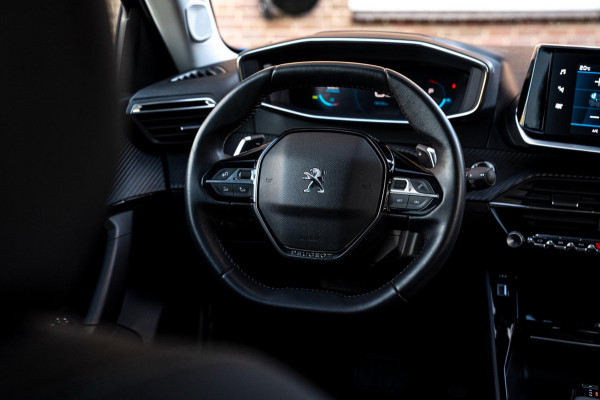 Peugeot 2008 1.2 PureTech Allure Pack 131 PK Aut. Adaptive Cruise Camera LED PDC 17''
