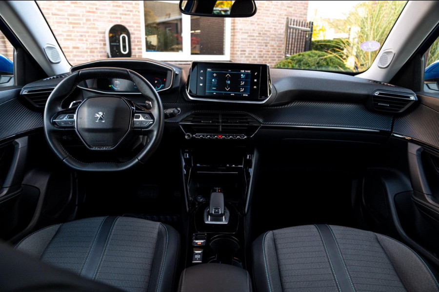 Peugeot 2008 1.2 PureTech Allure Pack 131 PK Aut. Adaptive Cruise Camera LED PDC 17''