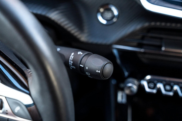 Peugeot 2008 1.2 PureTech Allure Pack 131 PK Aut. Adaptive Cruise Camera LED PDC 17''