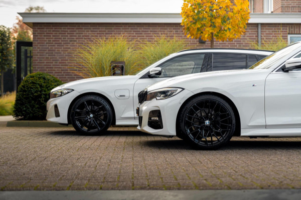 BMW 3 Serie Touring 320e MY 2023 204 PK 1e Eig Dealer o.h Carplay LED Head-Up 19'