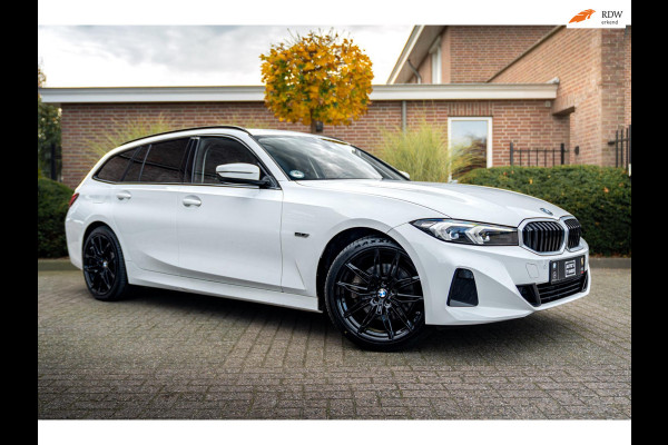 BMW 3 Serie Touring 320e MY 2023 204 PK 1e Eig Dealer o.h Carplay LED Head-Up 19'