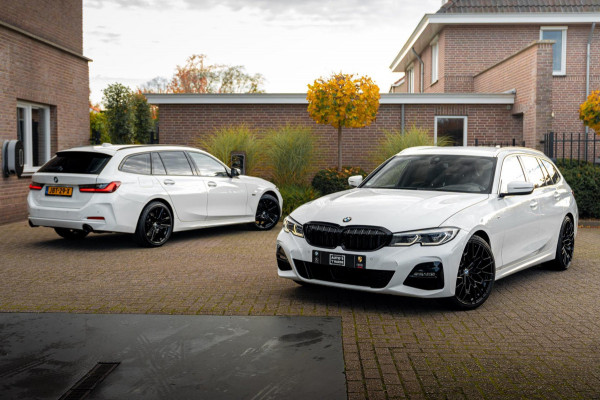 BMW 3 Serie Touring 320e MY 2023 204 PK 1e Eig Dealer o.h Carplay LED Head-Up 19'