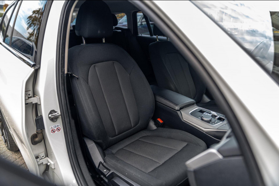 BMW 3 Serie Touring 320e MY 2023 204 PK 1e Eig Dealer o.h Carplay LED Head-Up 19'