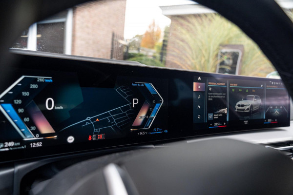 BMW 3 Serie Touring 320e MY 2023 204 PK 1e Eig Dealer o.h Carplay LED Head-Up 19'