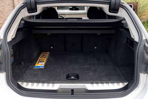 BMW 3 Serie Touring 320e MY 2023 204 PK 1e Eig Dealer o.h Carplay LED Head-Up 19'