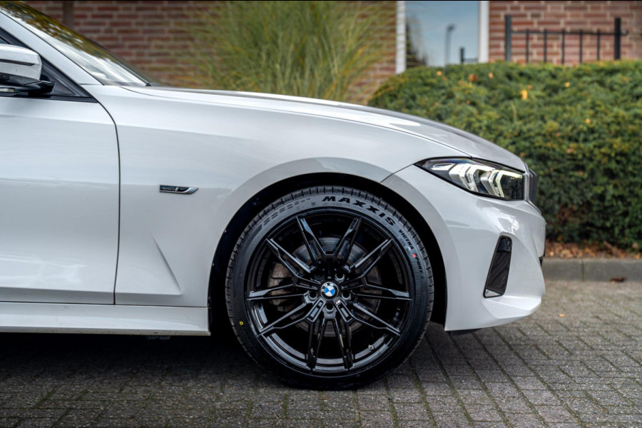 BMW 3 Serie Touring 320e MY 2023 204 PK 1e Eig Dealer o.h Carplay LED Head-Up 19'