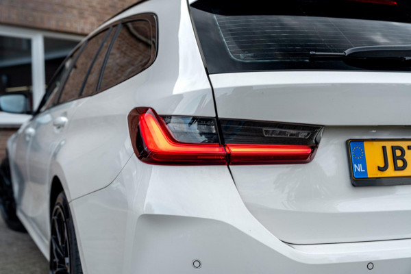 BMW 3 Serie Touring 320e MY 2023 204 PK 1e Eig Dealer o.h Carplay LED Head-Up 19'