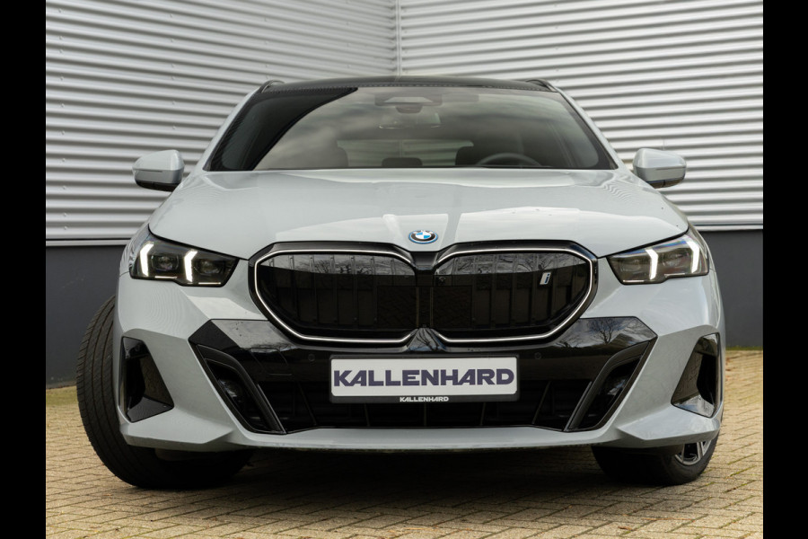 BMW i5 Touring eDrive40 M-Sport Pro - Onderstel Prof - Pano - Driving Ass Prof - Harman Kardon