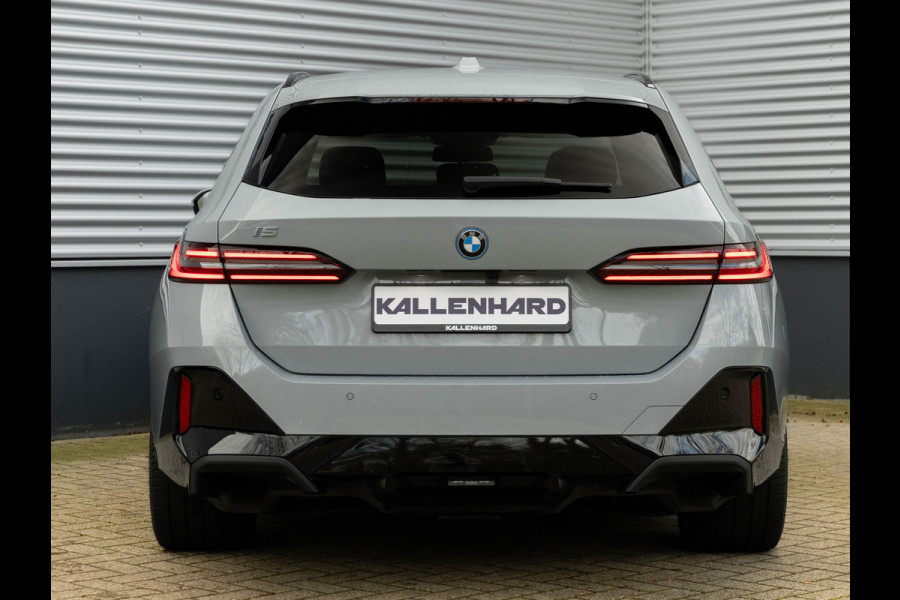 BMW i5 Touring eDrive40 M-Sport Pro - Onderstel Prof - Pano - Driving Ass Prof - Harman Kardon