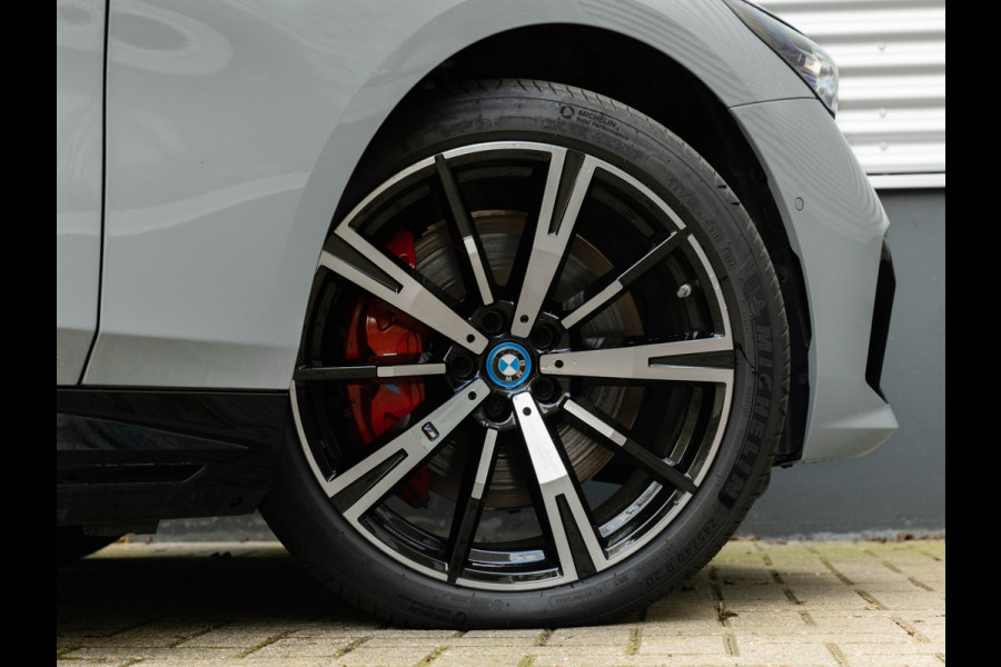 BMW i5 Touring eDrive40 M-Sport Pro - Onderstel Prof - Pano - Driving Ass Prof - Harman Kardon