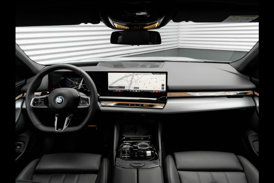 BMW i5 Touring eDrive40 M-Sport Pro - Onderstel Prof - Pano - Driving Ass Prof - Harman Kardon