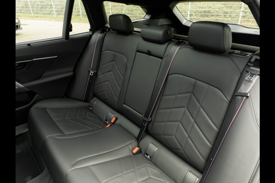 BMW i5 Touring eDrive40 M-Sport Pro - Onderstel Prof - Pano - Driving Ass Prof - Harman Kardon