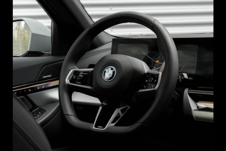 BMW i5 Touring eDrive40 M-Sport Pro - Onderstel Prof - Pano - Driving Ass Prof - Harman Kardon