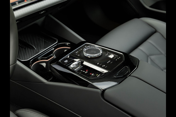 BMW i5 Touring eDrive40 M-Sport Pro - Onderstel Prof - Pano - Driving Ass Prof - Harman Kardon