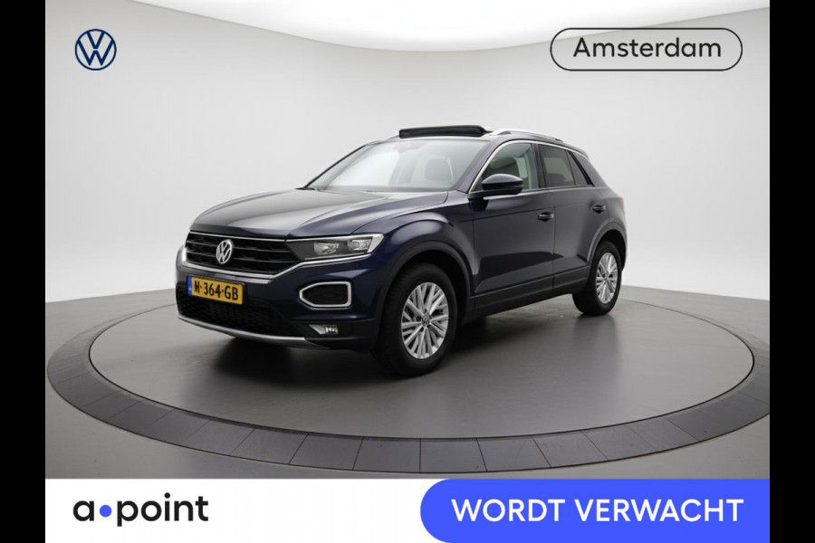 Volkswagen T-Roc 1.0 TSI Style 110 pk | Navigatie | Panoramadak | Parkeersensoren | Autom. airco | Stoelverwarming | LED koplampen |