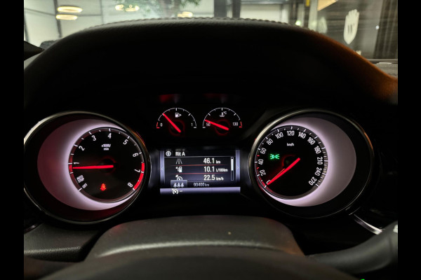 Opel Insignia Sports Tourer 1.5 Turbo Business Executive OPC Line NAP Garantie Trekhaak Camera StuurVW PDC Cruise Navi Rijklaar