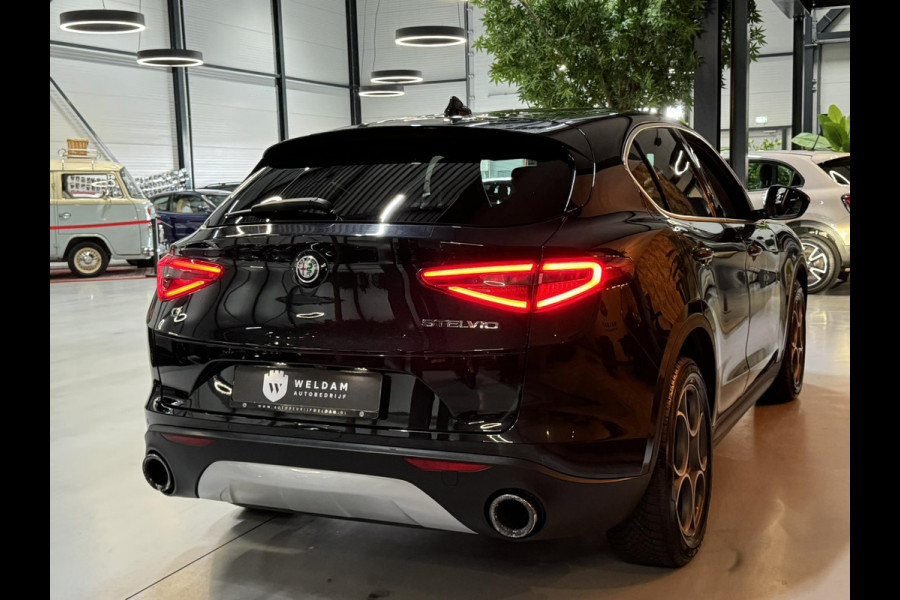 Alfa Romeo Stelvio 2.0 T AWD Super Garantie 280 PK Memory StuurVW StoelVW Elek Achterklep Leder PDC Led Cruise Clima Navi Rijklaar