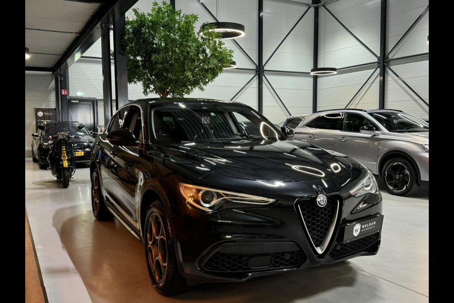 Alfa Romeo Stelvio 2.0 T AWD Super Garantie 280 PK Memory StuurVW StoelVW Elek Achterklep Leder PDC Led Cruise Clima Navi Rijklaar