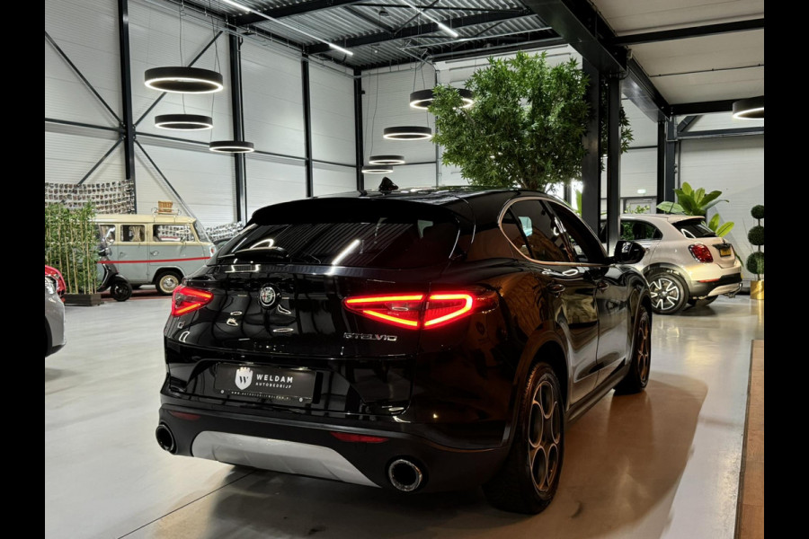 Alfa Romeo Stelvio 2.0 T AWD Super Garantie 280 PK Memory StuurVW StoelVW Elek Achterklep Leder PDC Led Cruise Clima Navi Rijklaar
