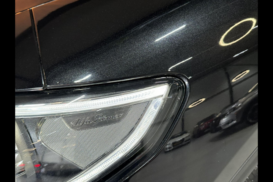 Alfa Romeo Stelvio 2.0 T AWD Super Garantie 280 PK Memory StuurVW StoelVW Elek Achterklep Leder PDC Led Cruise Clima Navi Rijklaar