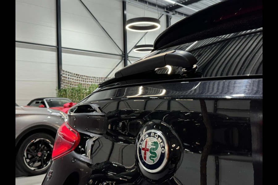 Alfa Romeo Stelvio 2.0 T AWD Super Garantie 280 PK Memory StuurVW StoelVW Elek Achterklep Leder PDC Led Cruise Clima Navi Rijklaar