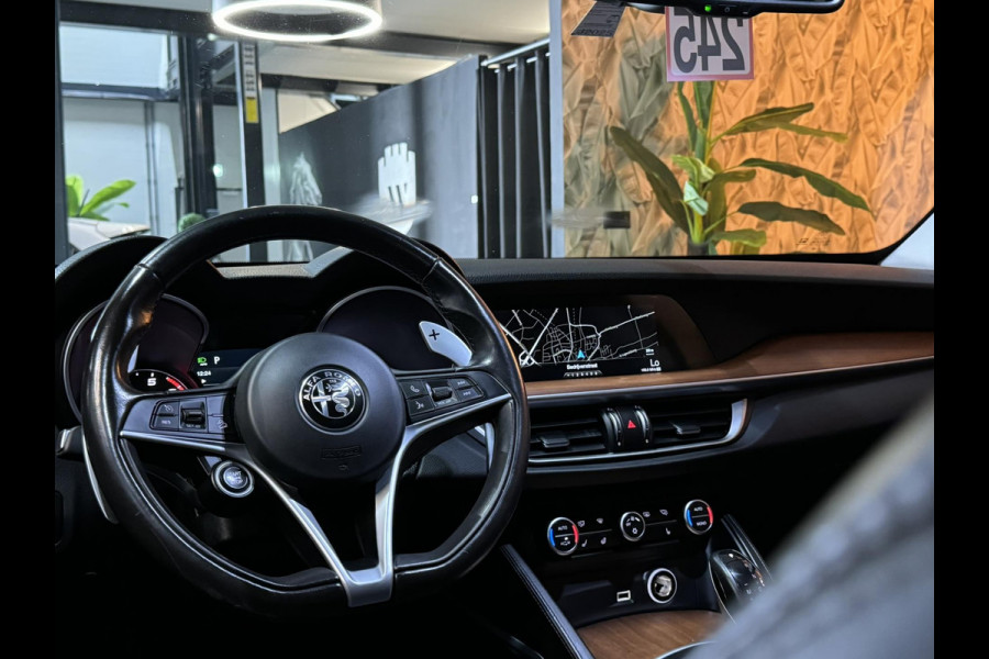 Alfa Romeo Stelvio 2.0 T AWD Super Garantie 280 PK Memory StuurVW StoelVW Elek Achterklep Leder PDC Led Cruise Clima Navi Rijklaar