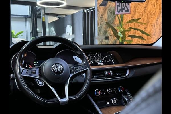 Alfa Romeo Stelvio 2.0 T AWD Super Garantie 280 PK Memory StuurVW StoelVW Elek Achterklep Leder PDC Led Cruise Clima Navi Rijklaar