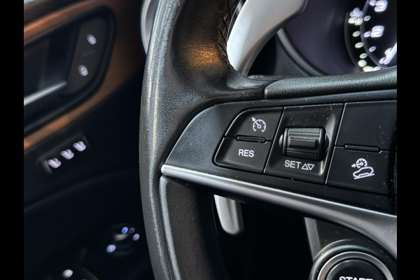 Alfa Romeo Stelvio 2.0 T AWD Super Garantie 280 PK Memory StuurVW StoelVW Elek Achterklep Leder PDC Led Cruise Clima Navi Rijklaar