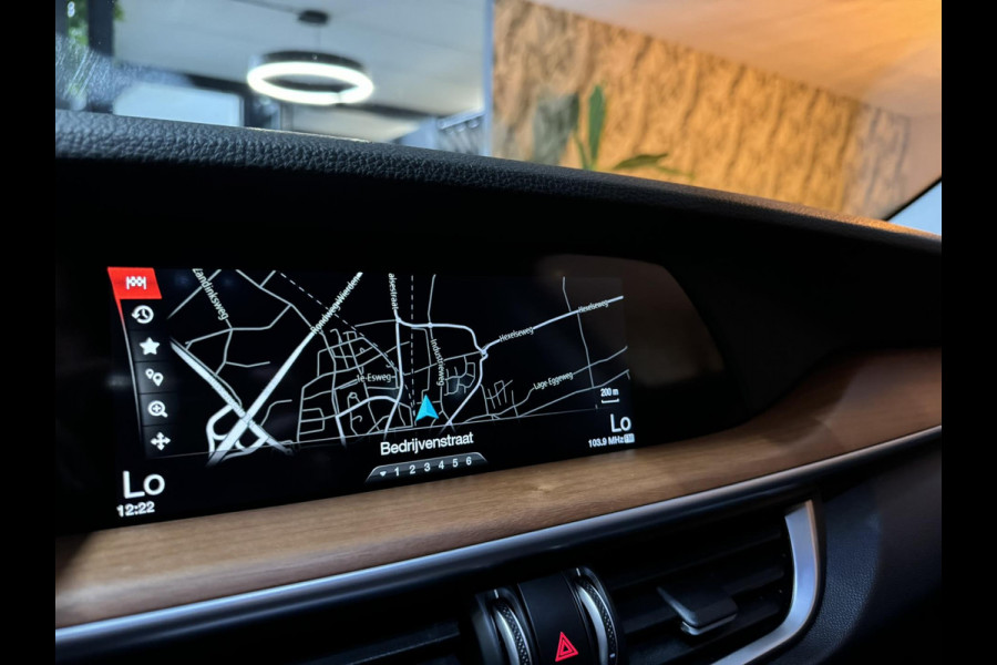 Alfa Romeo Stelvio 2.0 T AWD Super Garantie 280 PK Memory StuurVW StoelVW Elek Achterklep Leder PDC Led Cruise Clima Navi Rijklaar