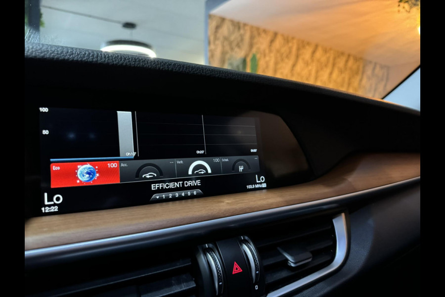 Alfa Romeo Stelvio 2.0 T AWD Super Garantie 280 PK Memory StuurVW StoelVW Elek Achterklep Leder PDC Led Cruise Clima Navi Rijklaar