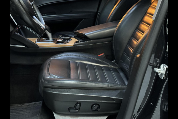 Alfa Romeo Stelvio 2.0 T AWD Super Garantie 280 PK Memory StuurVW StoelVW Elek Achterklep Leder PDC Led Cruise Clima Navi Rijklaar