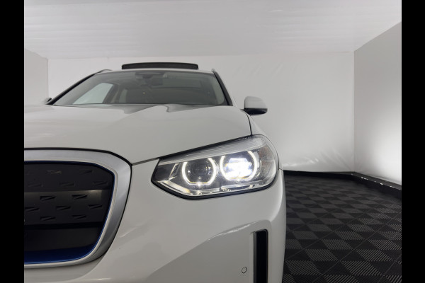 BMW iX3 Executive 80 kWh [ 3-Fase ] { SOH-96% } (INCL.BTW) Aut. *PANO | FULL-LEATHER | ADAPTIVE-CRUISE | FULL-LED | BLIND-SPOT | MEMORY-PACK | DIGI-COCKPIT | HEATED-COMFORTSEATS | CAMERA | DAB+ | NAVI-FULLMAP | 19''ALU*