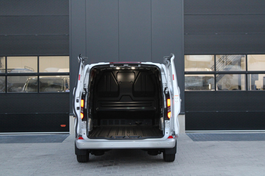 Ford Transit Custom 320 2.0 TDCI L2H1 Limited 170pk - 2x Schuifdeur - Adaptive Cruise - Blind spot - Navigatie - Camera - Draadloos laden - Stoelver