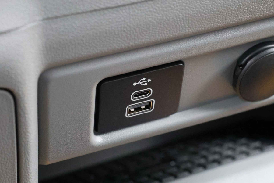 Ford Transit Custom 320 2.0 TDCI 150PK L2H1 DC LIMITED | L+R Schuifdeur | Dubbel Cabine | ACC | Blind Spot | Navigatie | Camera | CarPlay | Lane Ass Raptor Edition | Trekhaak | 6-Zitter | Verlengde fabrieksgarantie tot 09-2029