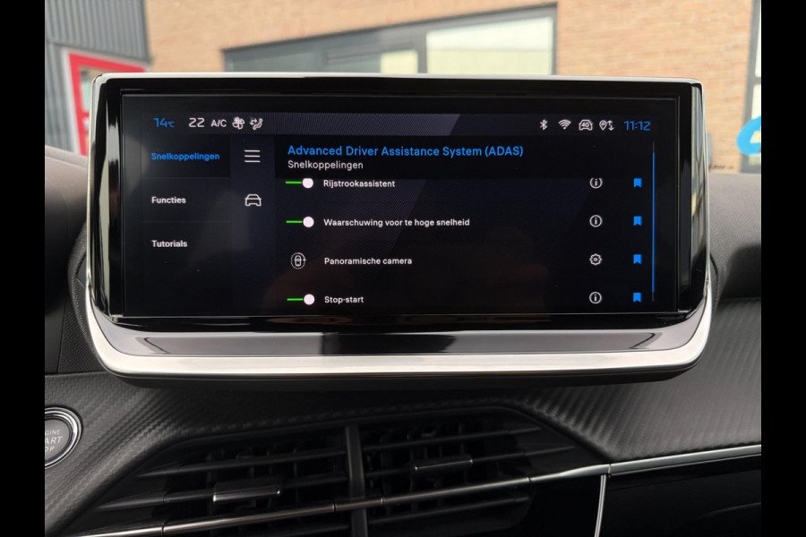 Peugeot 2008 1.2 PureTech Allure 145pk Aut.Navi Pano 360° dodehoek Camera ACC Carbon Apple Carplay & Android Auto Virtual Cockpit
