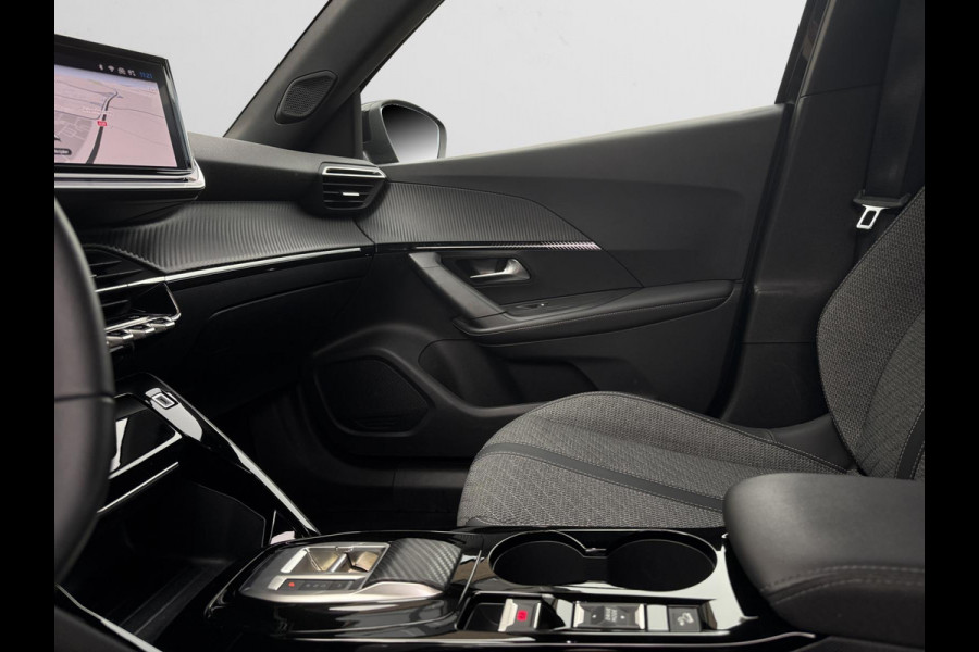 Peugeot 2008 1.2 PureTech Allure 145pk Aut.Navi Pano 360° dodehoek Camera ACC Carbon Apple Carplay & Android Auto Virtual Cockpit