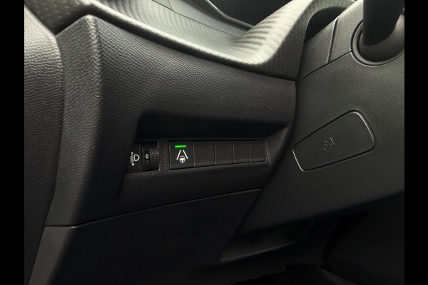 Peugeot 2008 1.2 PureTech Allure 145pk Aut.Navi Pano 360° dodehoek Camera ACC Carbon Apple Carplay & Android Auto Virtual Cockpit