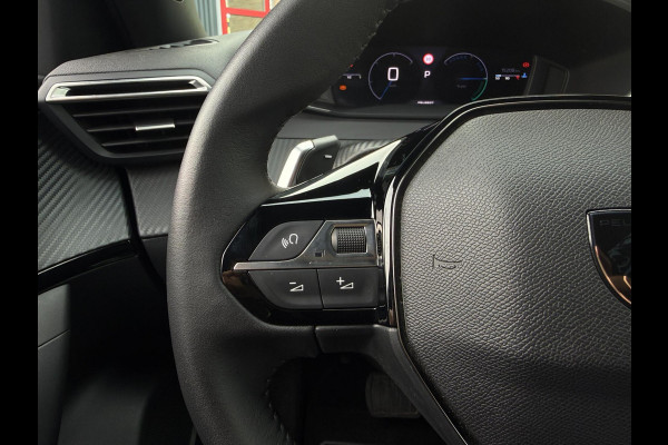 Peugeot 2008 1.2 PureTech Allure 145pk Aut.Navi Pano 360° dodehoek Camera ACC Carbon Apple Carplay & Android Auto Virtual Cockpit